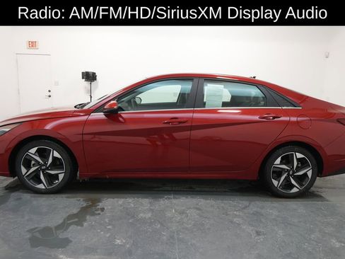 Used 2023 Hyundai Elantra Limited image 4