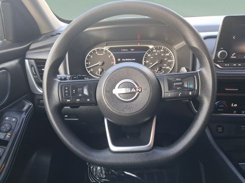 Used 2024 Nissan Rogue SV AWD/4WD image 19