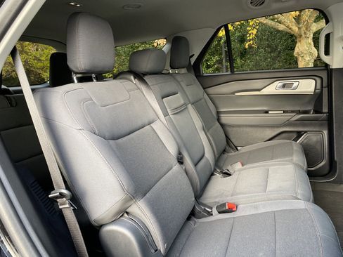 Used 2025 Ford Explorer Active image 35