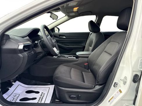 Used 2024 Nissan Altima 2.5 SV FWD image 10