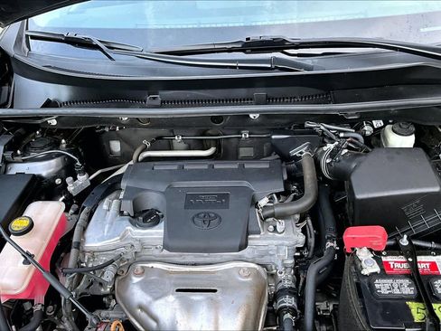 Used 2018 Toyota RAV4 LE image 31