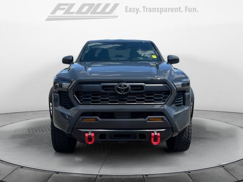 Used 2025 Toyota Tacoma TRD Off-Road AWD/4WD image 2