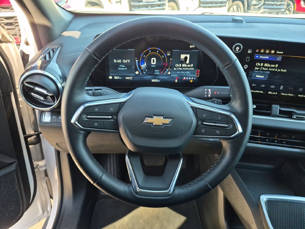 Used 2026 Chevrolet Equinox LT AWD/4WD image 23