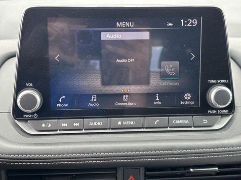 Used 2024 Nissan Rogue SV image 21