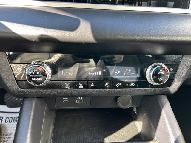 Used 2023 Mitsubishi Outlander SE Black Edition FWD image 31