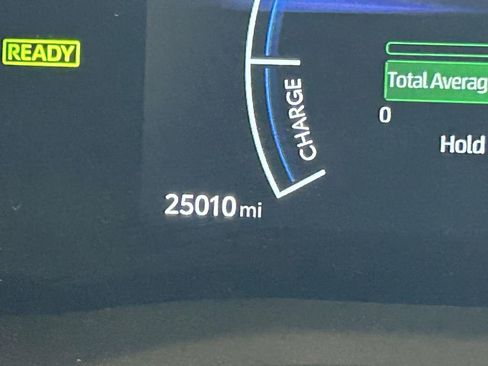 Used 2025 Toyota Camry SE w/ Convenience Package FWD image 29