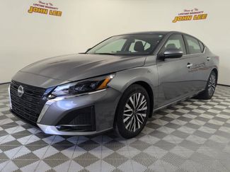 Used 2023 Nissan Altima 2.5 SV w/ SV Premium Package FWD video 1