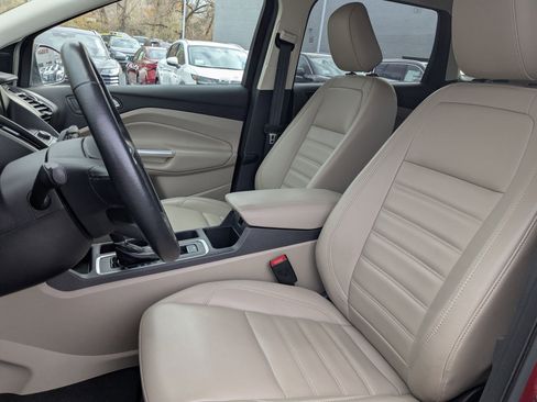 Used 2019 Ford Escape SEL image 28