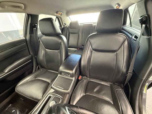 Used 2019 Chrysler 300 Limited image 42