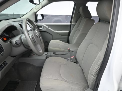 Used 2020 Nissan Frontier SV w/ Midnight Edition Floor Mats RWD image 9