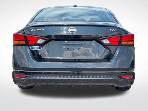 Used 2024 Nissan Altima 2.5 SV FWD image 4