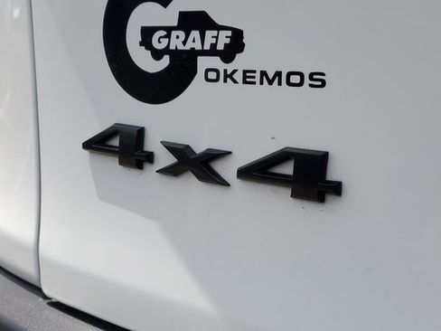 Used 2017 Jeep Cherokee Sport w/ Cold Weather Group AWD/4WD image 30
