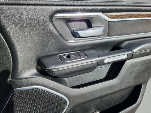 Used 2019 RAM 1500 Laramie image 16