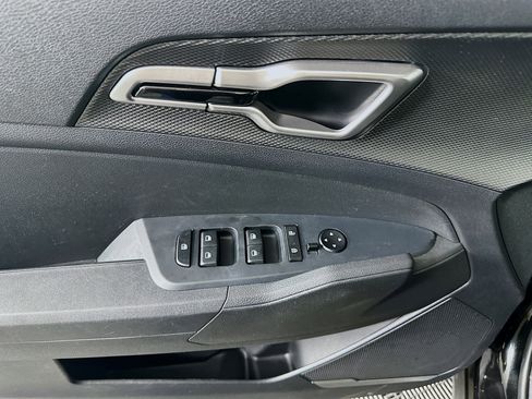 Used 2025 Kia Sportage LX image 15