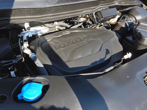 Certified 2022 Honda Pilot Sport image 24