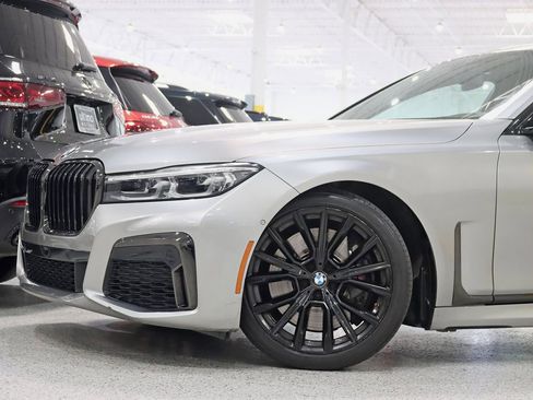 Used 2022 BMW 750i xDrive w/ Executive Package AWD/4WD image 2