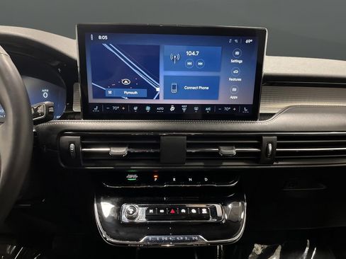 Used 2023 Lincoln Corsair AWD w/ Equipment Group 101A image 8