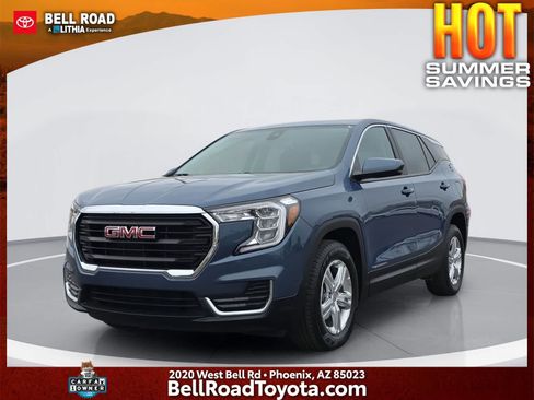 Used 2024 GMC Terrain SLE AWD/4WD image 1