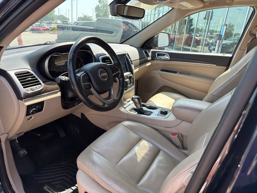 Used 2018 Jeep Grand Cherokee Limited AWD/4WD image 16
