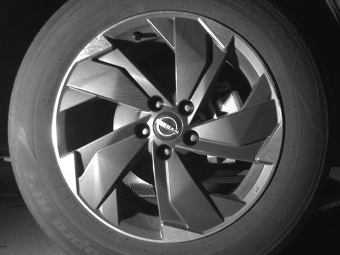 Used 2025 Nissan Rogue SV image 13