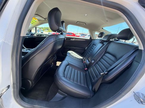 Used 2018 Ford Fusion SE w/ Equipment Group 602A FWD image 13