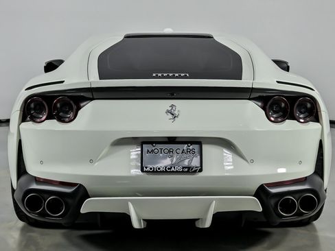 Used 2018 Ferrari 812 Superfast RWD image 11