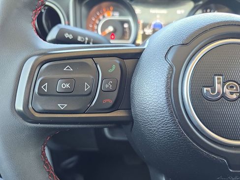 Used 2024 Jeep Wrangler Unlimited Rubicon AWD/4WD image 17