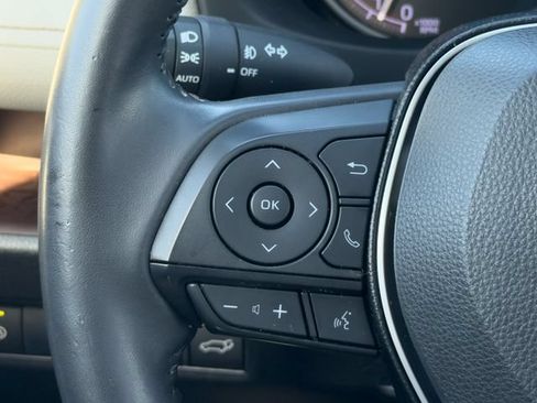 Certified 2019 Toyota RAV4 Limited AWD/4WD image 27