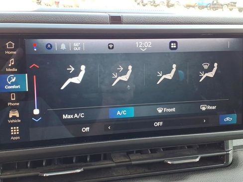 Used 2025 Jeep Gladiator Overland AWD/4WD image 12
