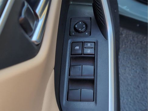 Used 2020 Toyota RAV4 XLE w/ Convenience Package image 20