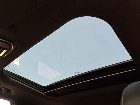 Used 2025 Jeep Grand Cherokee Altitude image 17