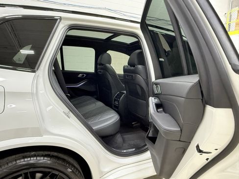 Used 2023 BMW X5 xDrive40i w/ M Sport Package image 36