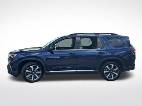 Used 2025 Honda Pilot Touring image 4