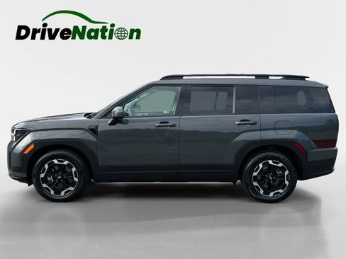 Used 2026 Hyundai Santa Fe SEL FWD image 2