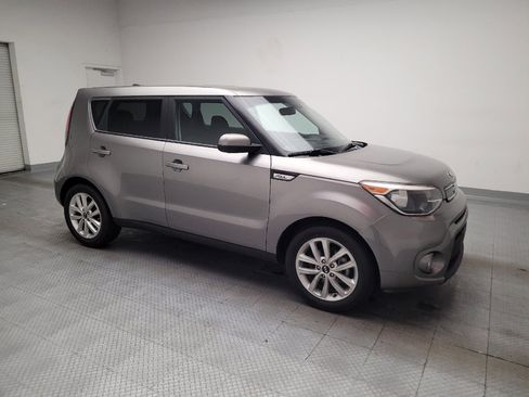 Used 2018 Kia Soul + FWD image 11