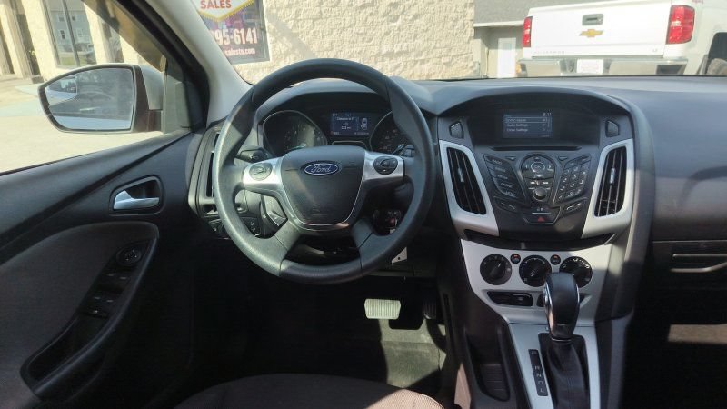 Used 2014 Ford Focus SE FWD image 19