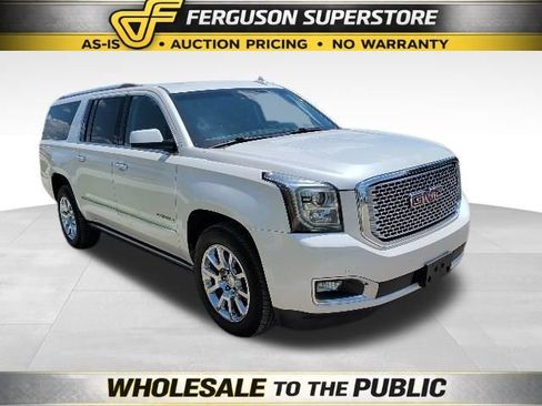 Used 2015 GMC Yukon XL Denali w/ Premium Package AWD/4WD image 1