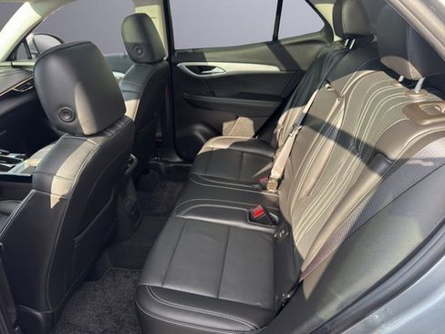 Used 2024 Buick Envision Avenir image 23