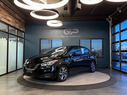 Used 2021 Nissan Versa SV image 7