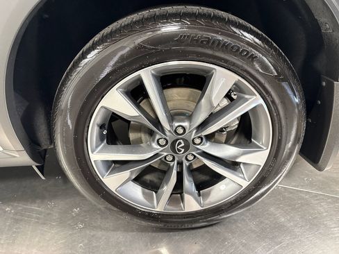 Certified 2025 INFINITI QX60 Luxe w/ Vision Package AWD/4WD image 12
