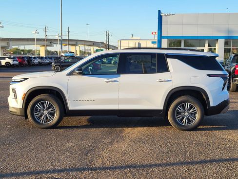 New 2026 Chevrolet Traverse LT FWD image 2