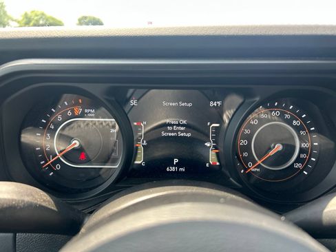 Used 2025 Jeep Gladiator Sport w/ Premium Package AWD/4WD image 21