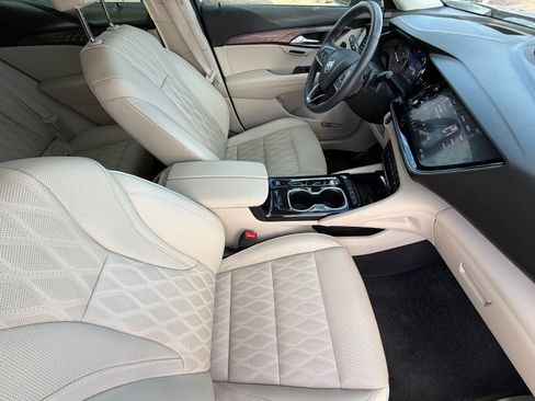 Used 2022 Buick Envision Avenir w/ Technology Package II FWD image 10