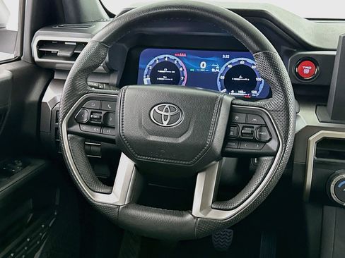 Used 2025 Toyota Tacoma TRD Off-Road AWD/4WD image 8