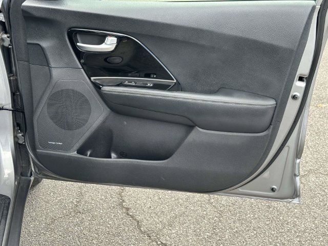Used 2022 Kia Niro EX Premium FWD image 8
