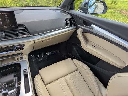 Certified 2025 Audi Q5 Prestige w/ Prestige Package image 19
