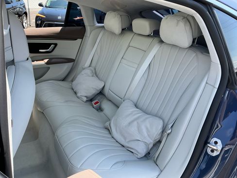 Used 2023 Mercedes-Benz EQS 580 4MATIC Sedan w/ Exclusive Trim Package image 19