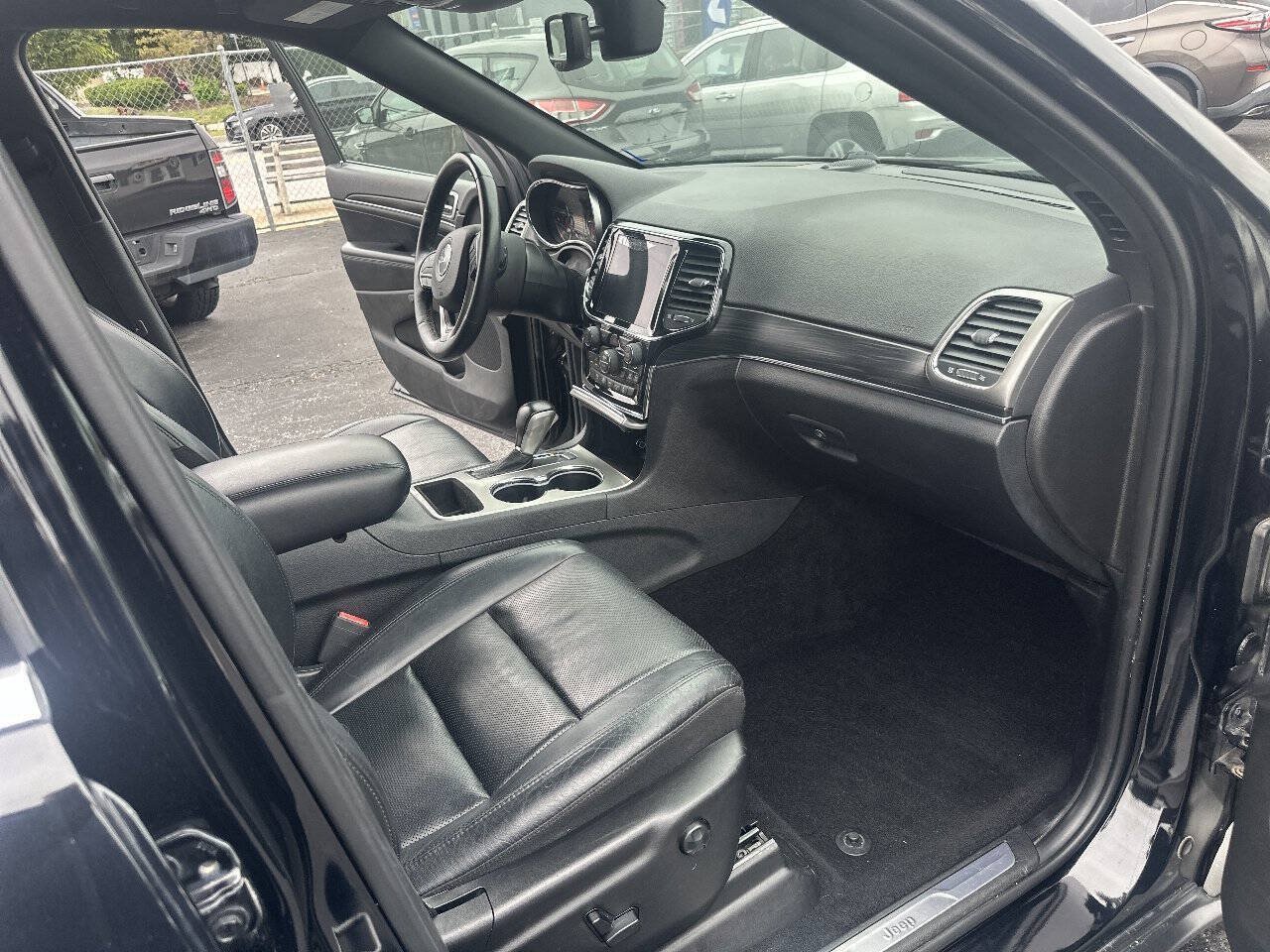 Used 2019 Jeep Grand Cherokee Limited w/ Luxury Group II RWD image 19