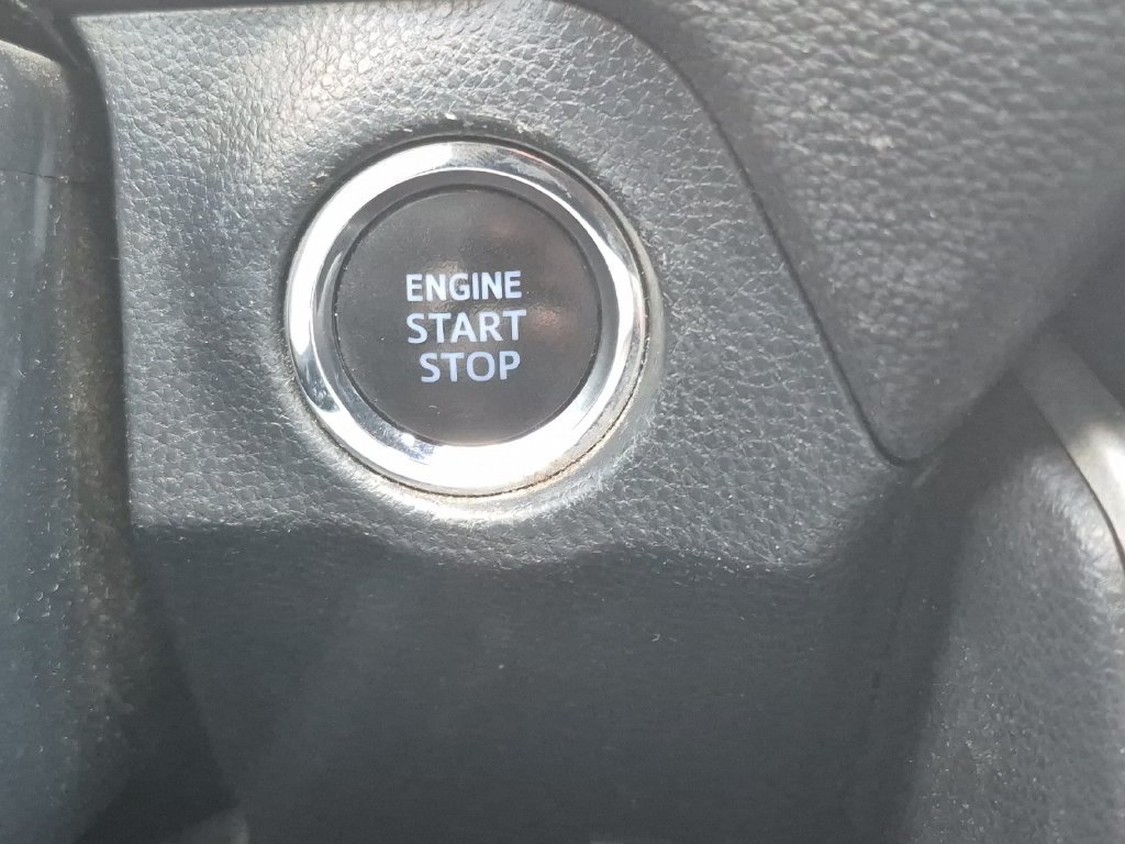 Used 2020 Toyota RAV4 XLE AWD/4WD image 22