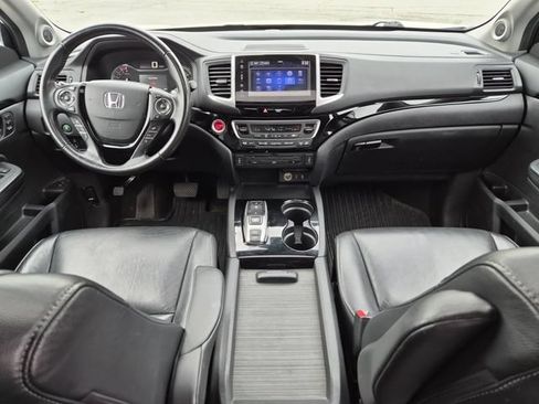 Used 2018 Honda Pilot Touring image 21
